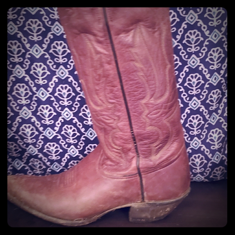 Justin tan embroidered boots